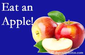 St Peters chiropractic care encourages healthy diets full of fruits and veggies, so enjoy an apple the apple season!